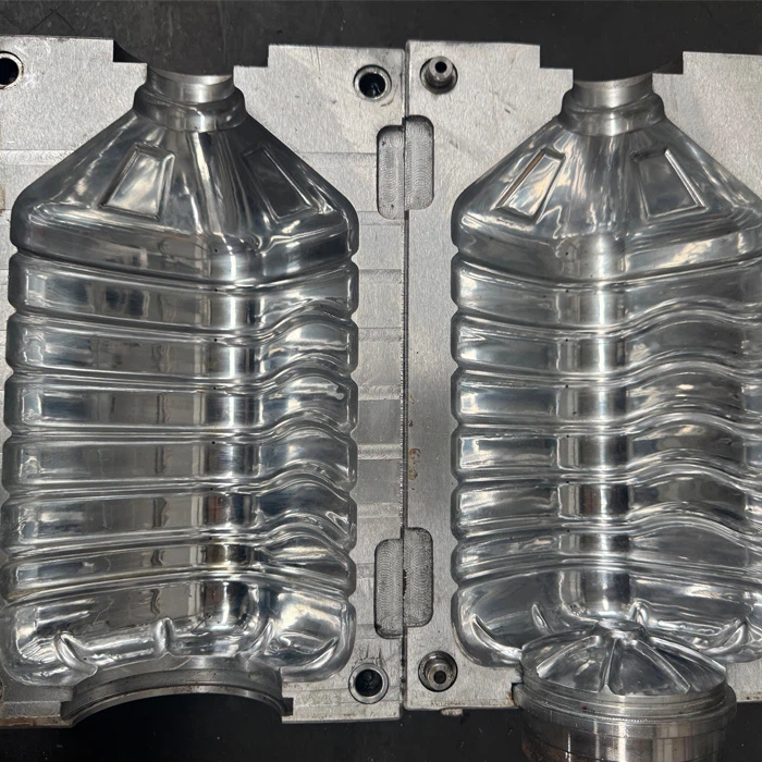 PET Bottle Blowing Mold